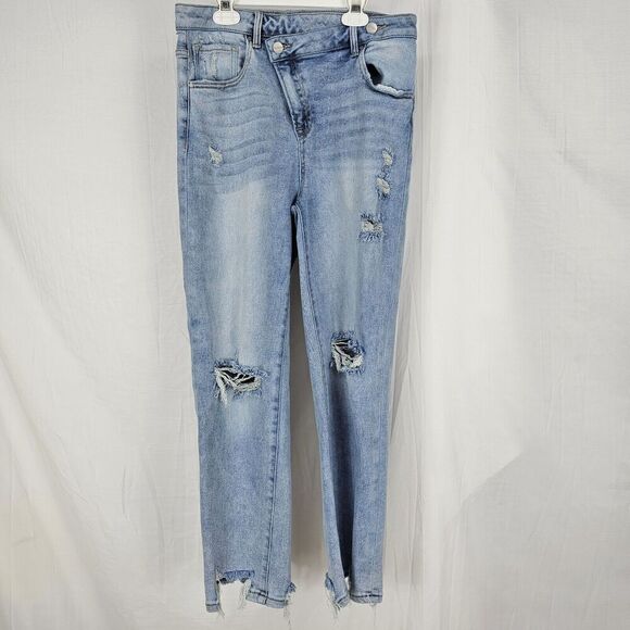 Risen High Rise Straight Crop Distressed Women's Size 29" Light Wash Shark Bite - Picture 1 of 11